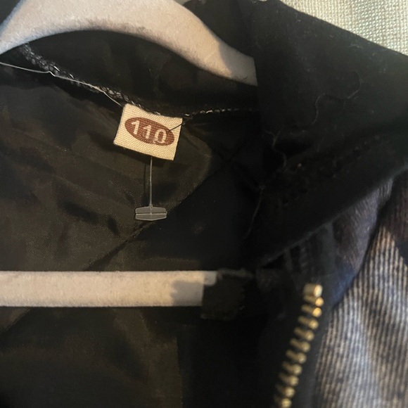 BOYS CHECKERED VEST NWOT - Picture 3 of 4